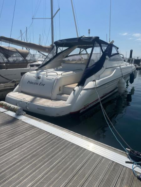 Motor Boat Accommodation